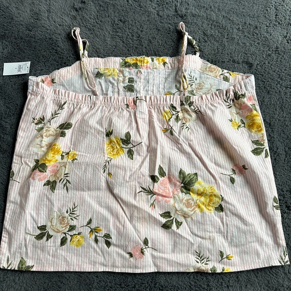Old navy floral cami, size M - Picture 2 of 6
